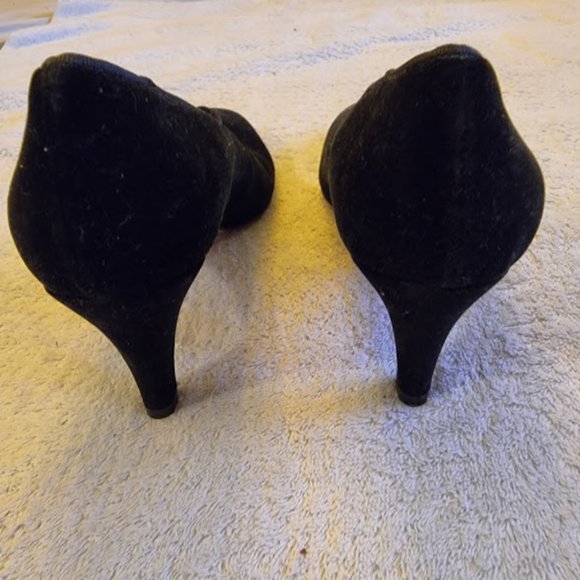 Talbots Velvet Pumps Heels 9.5M Genuine Leather Sole, Made in Italy, Never Worn - Picture 4 of 8